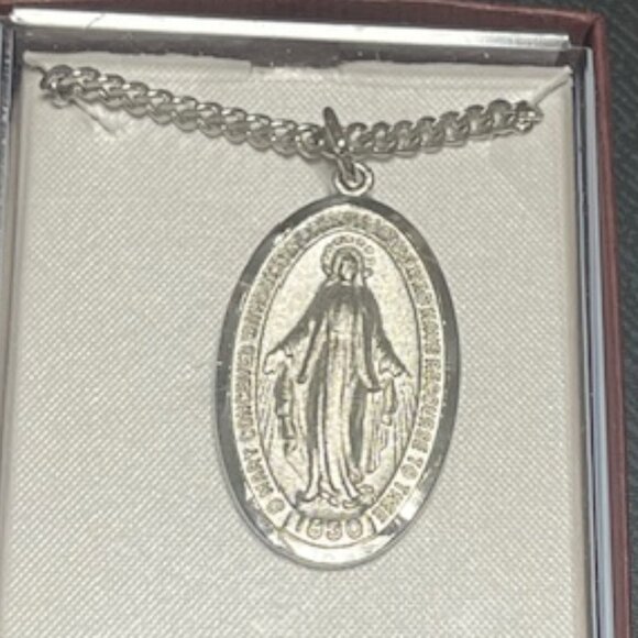 Miraculous Prayer Medal Pendant 24" Chain Rhodium Finish NEW IN BOX - Picture 4 of 7